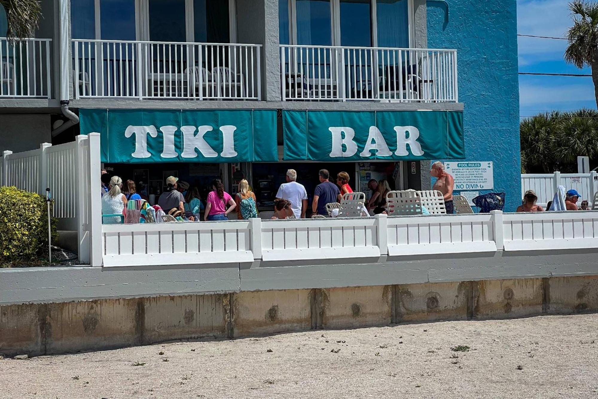513 - Island Inn St. Pete Beach Exterior photo